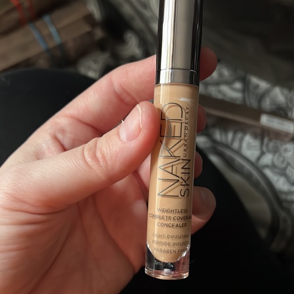 UD  concealer - Medium Neutral - Picture 4 of 6